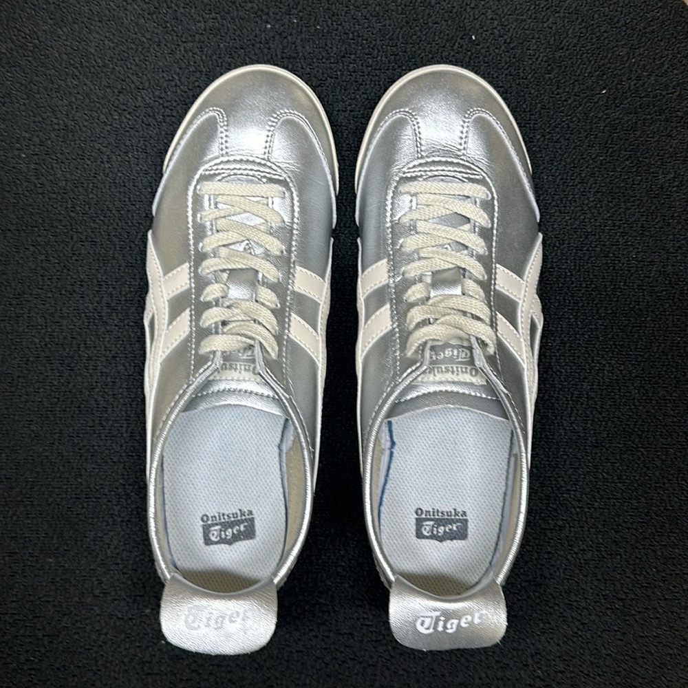 Onitsuka Tiger MEXICO 66 Unisex Male Size: 8.5 Women Size: 10